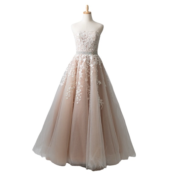 Sherri Hill Dresses & Skirts - SHERRI HILL Tulle Strapless Appliqué Gown